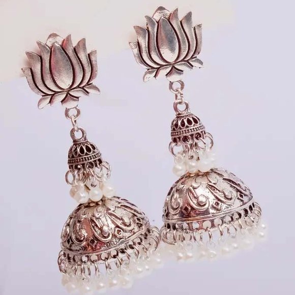 PERSIAN SILVER CLAD LOTUS INCISED DESIGN PEARL "BELL" EARRINGS 50 - Picture 1 of 4